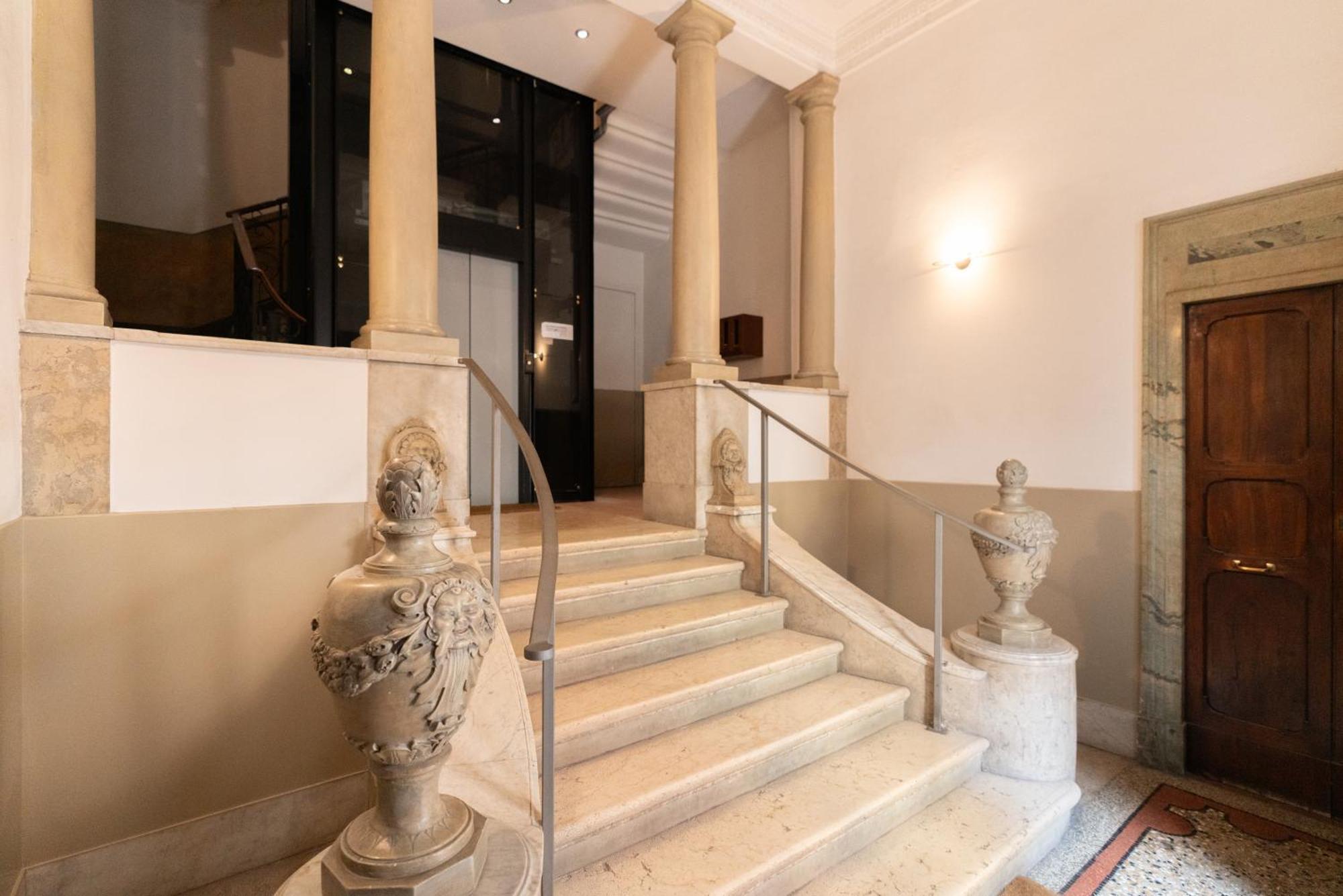 Palazzo Biasini By Postcardsfrom Hotel Verona Exterior photo