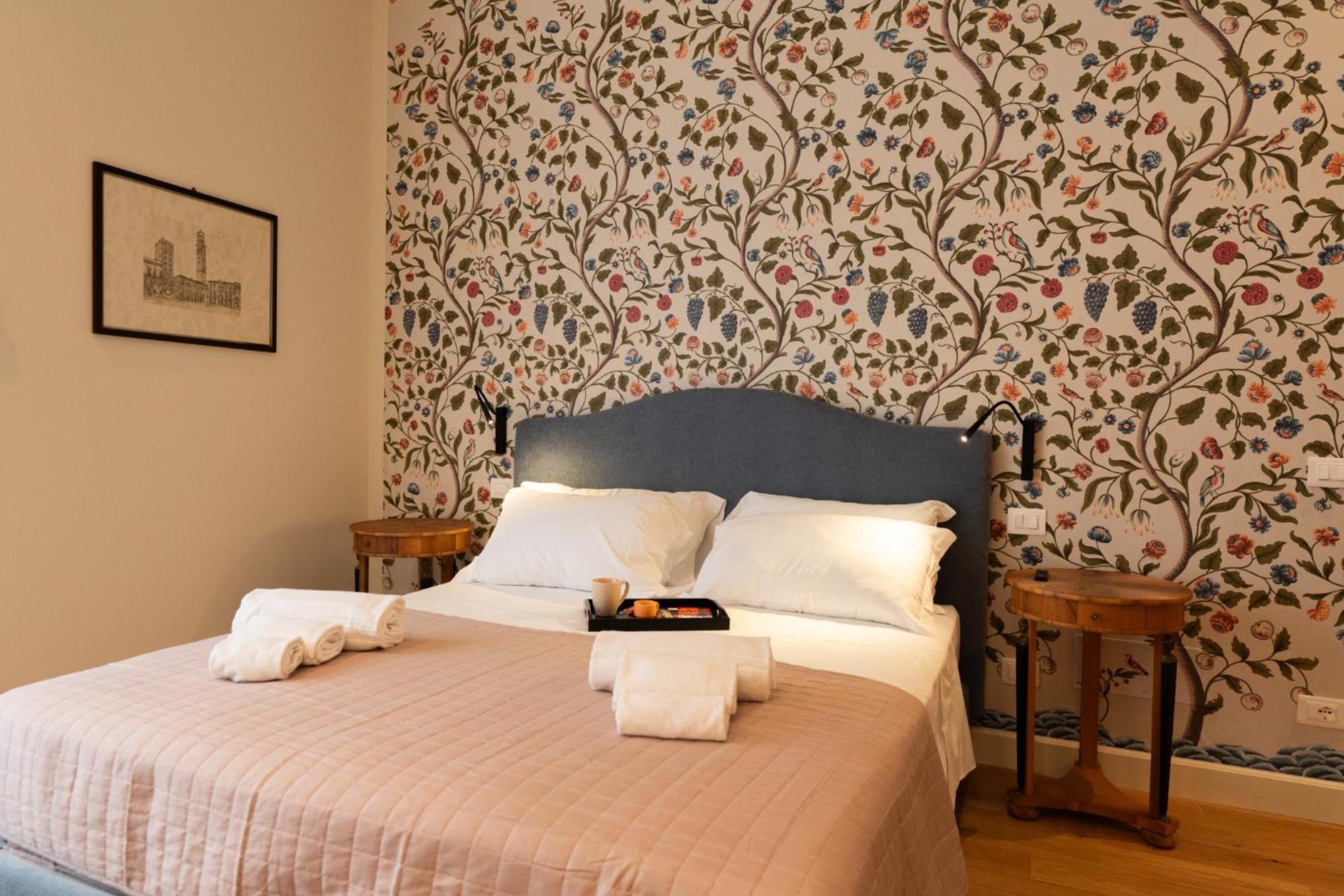 Palazzo Biasini By Postcardsfrom Hotel Verona Exterior photo